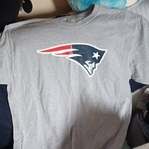 2/$10 NWT N.E Patroits T-Shirt Sz L